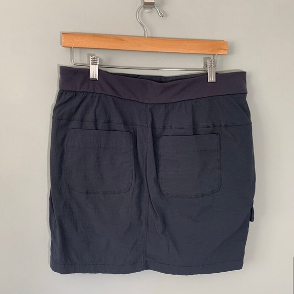 Athleta Charcoal Grey Cargo Trekkie Skort Shorts Skirt Sz 12 - Picture 9 of 11